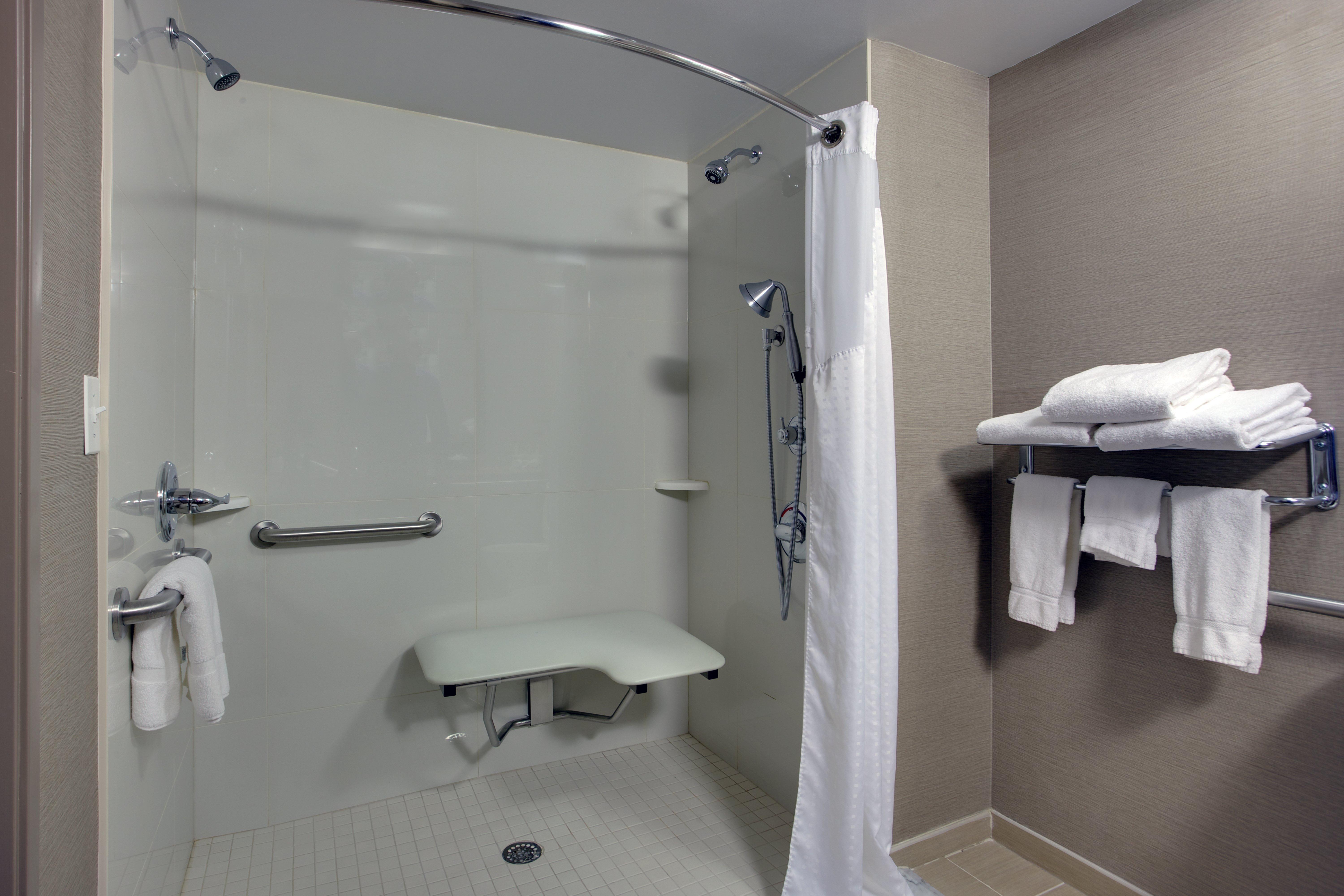Holiday Inn Express Hotel & Suites Meadowlands Area By Ihg Carlstadt Exterior foto