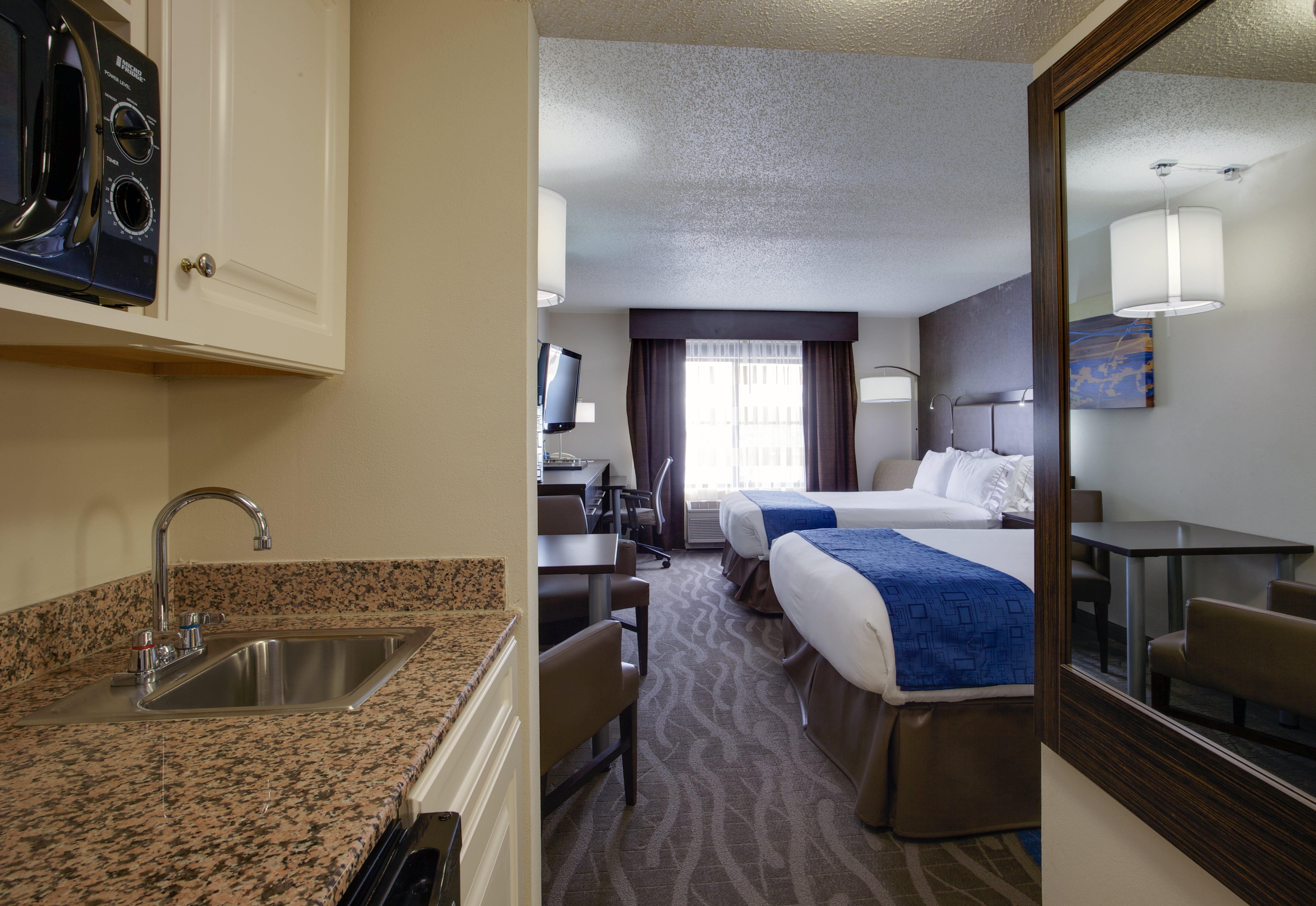 Holiday Inn Express Hotel & Suites Meadowlands Area By Ihg Carlstadt Exterior foto